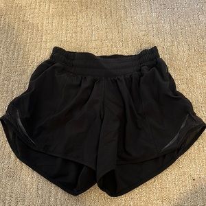 Lululemon hotty hot short black size 2 tall